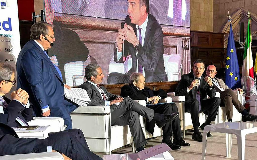 Occhiuto: “Serve un ulteriore sviluppo per il porto di Gioia Tauro”