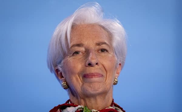 La Ue ci regala una tassa occulta da sette miliardi: spese alle stelle